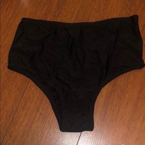 Iheartraves Black scrunch booty shorts
